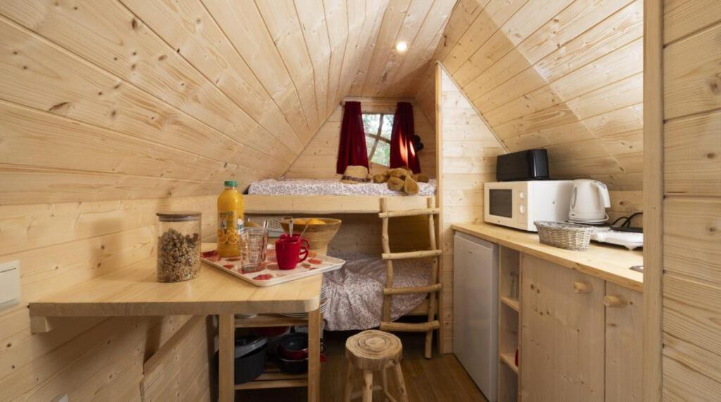 Camping Ushuaia Villages Au Bois Joli Andryes 外观 照片
