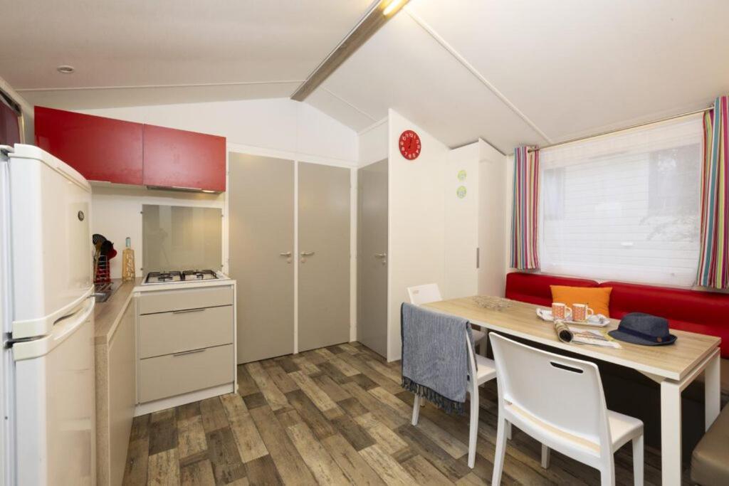 Camping Ushuaia Villages Au Bois Joli Andryes 外观 照片